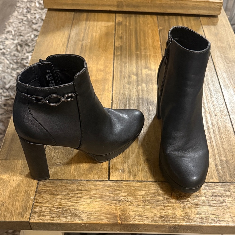Naturalizer Berri Black Bootie